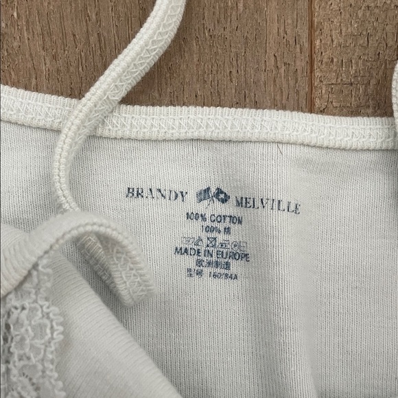 Brandy Melville 3 Tops and 1 Sweater, - Picture 5 of 9